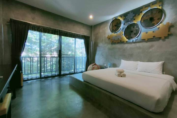 Room 9 of 30