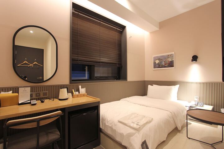 Room 13 of 59