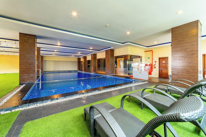 Pool Hotel