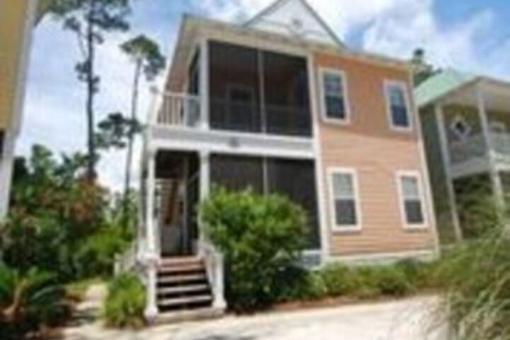 Exterior of Parrot Bay 37CU