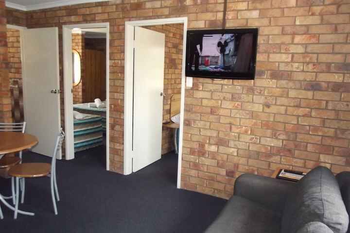 Room 16 of 34