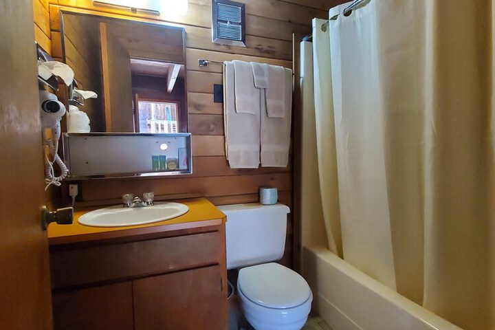 Room 30 of 47
