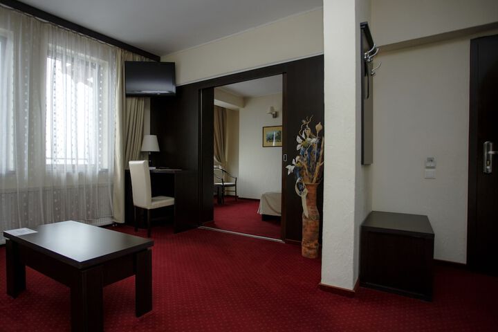 Room 68 of 106