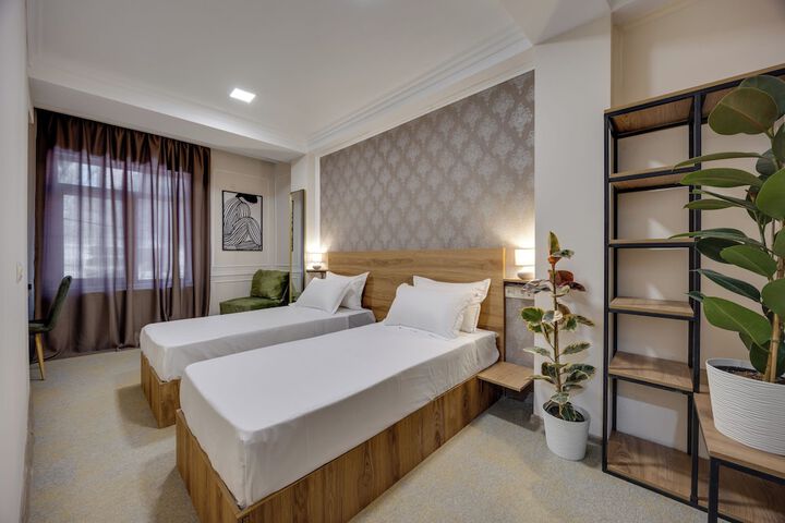 Room 3 of 23
