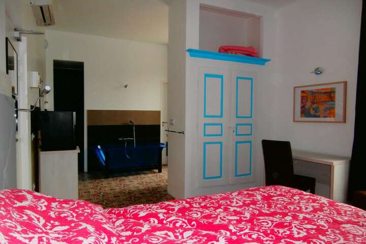Room 4 of 21