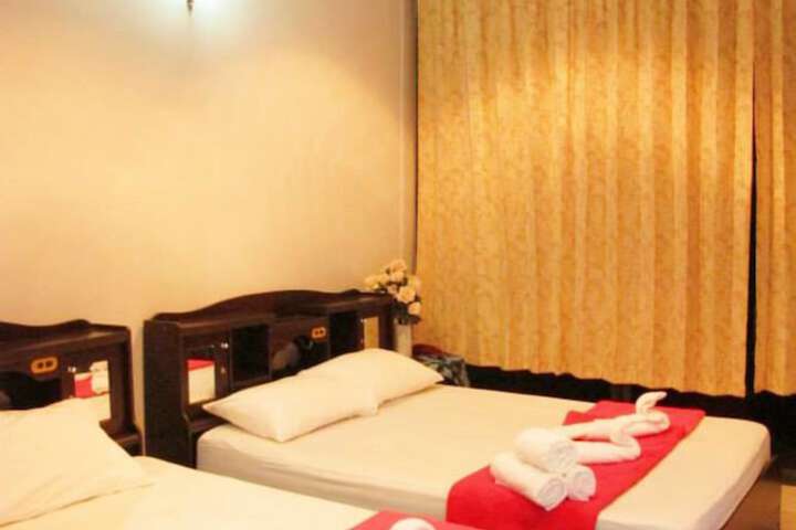Room 6 of 28