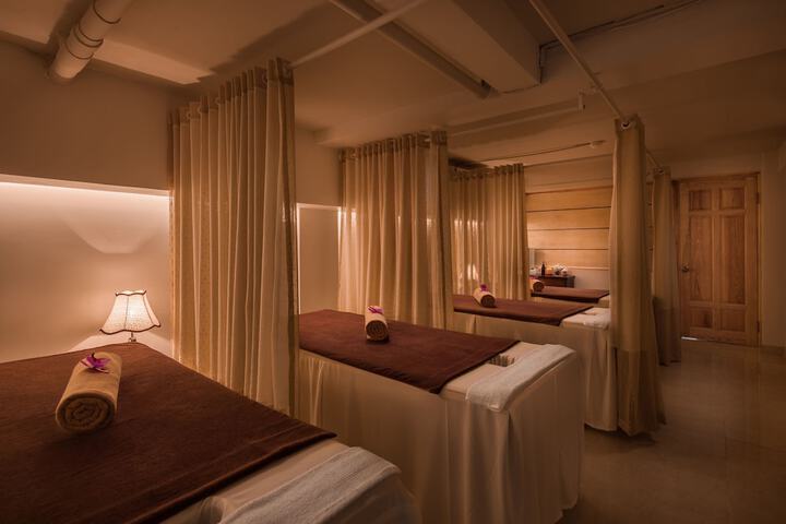 Room 21 of 32