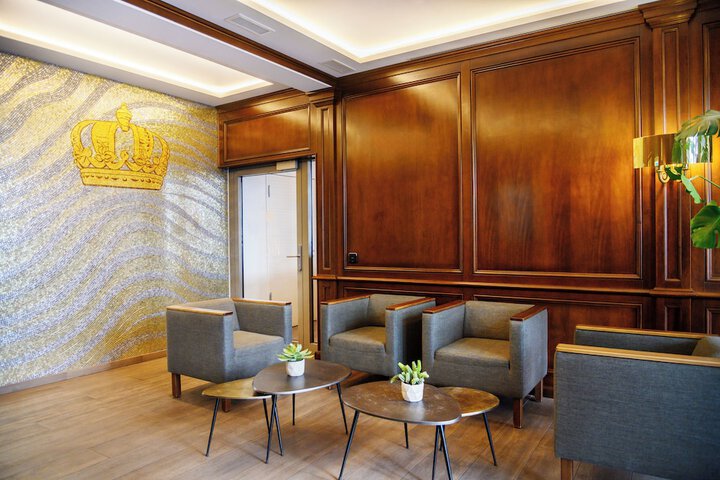 Guest Lobby