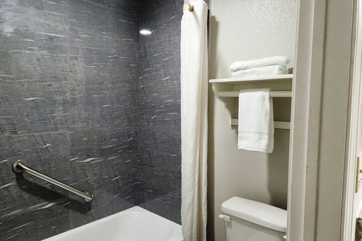 Room 18 of 24
