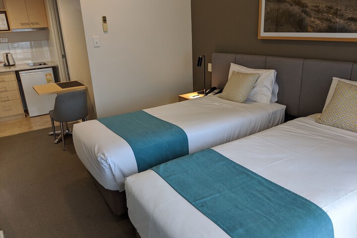 Room 9 of 28