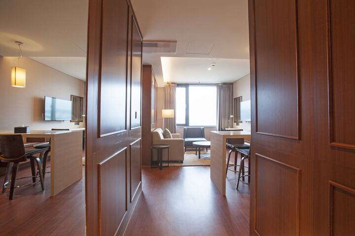 Room 4 of 72
