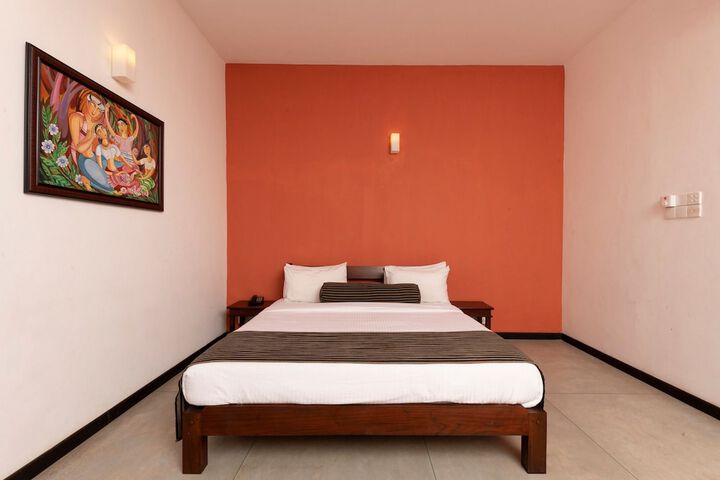Room 5 of 74