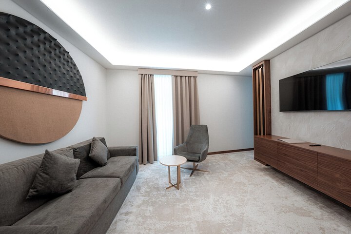 Room 93 of 197