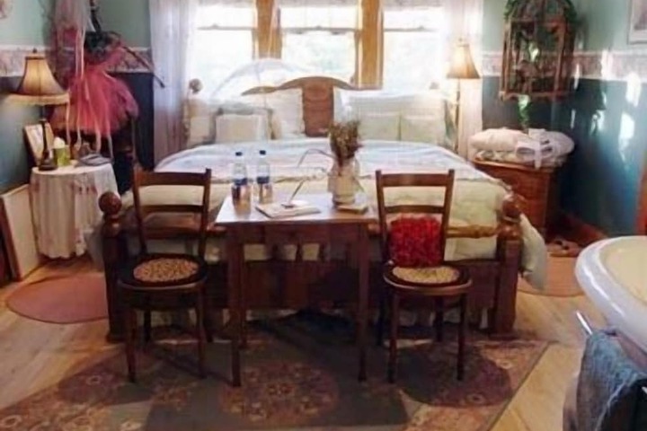 Room 26 of 40
