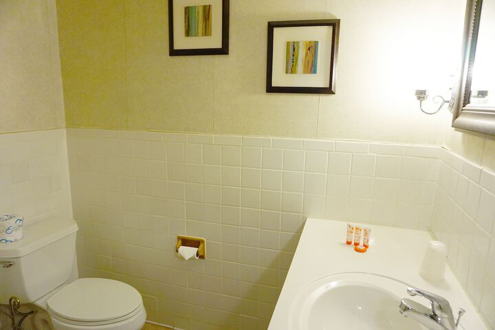 Room 52 of 89