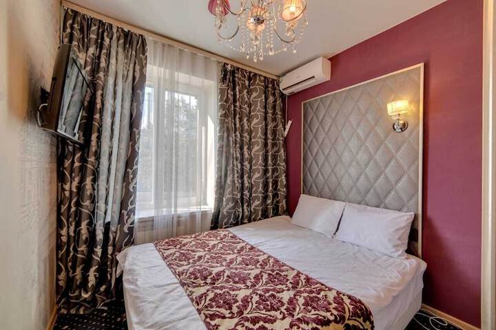 Room 3 of 8
