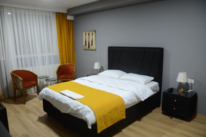 Room 6 of 43