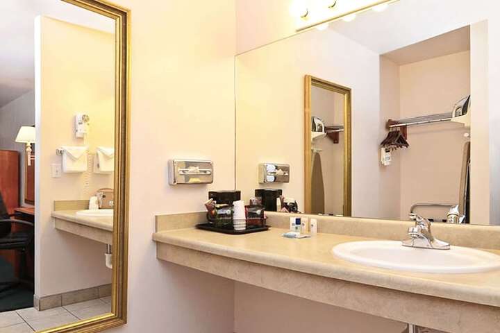 Room 14 of 25