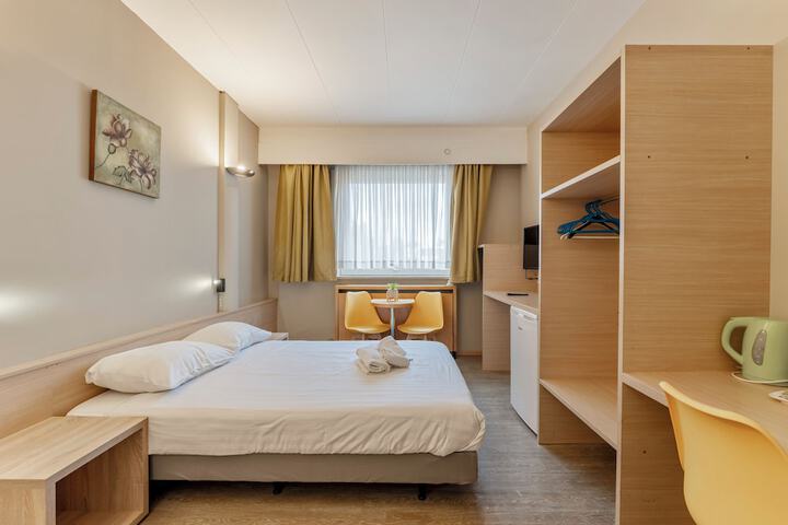 Room 9 of 60