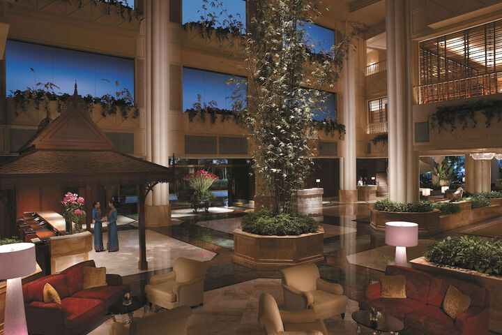 Entrance & Lobby