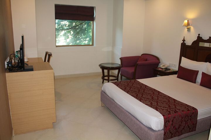 Room 5 of 34