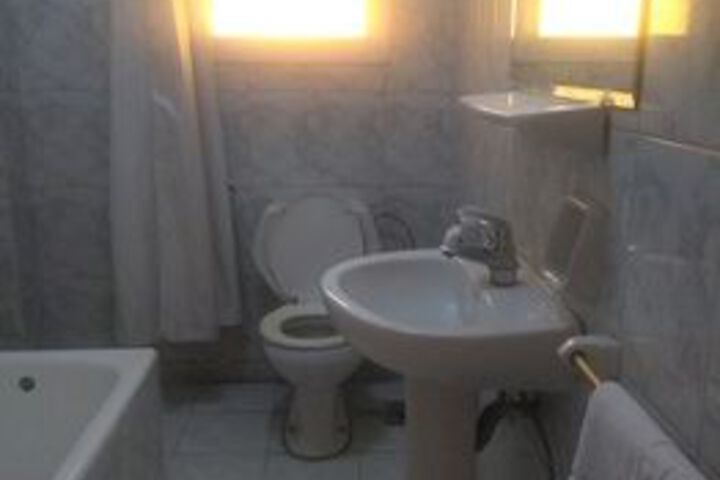 Room 2 of 32