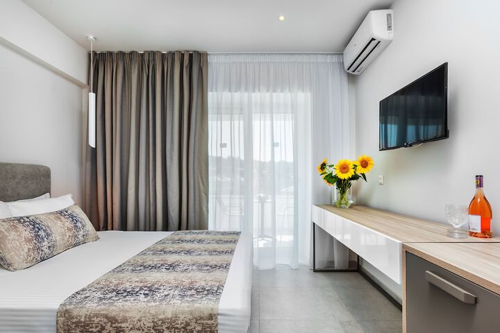 Room 37 of 221