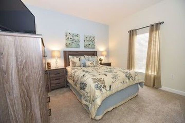 Room 12 of 25