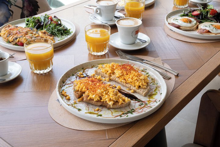 Breakfast/Coffee Service 146 of 197
