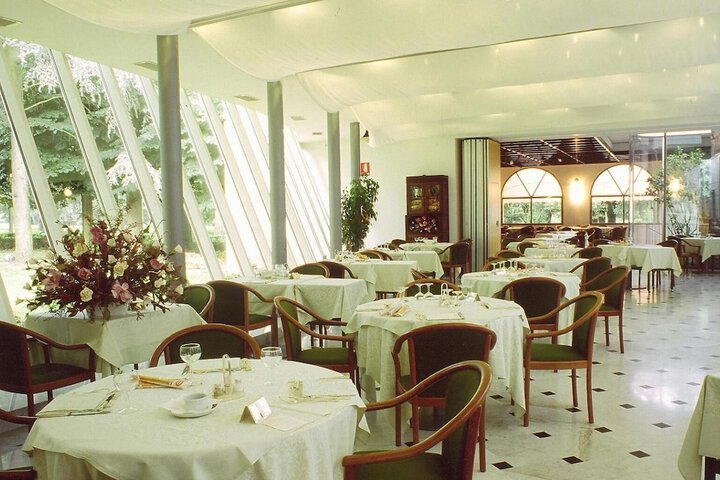 Dining Photos