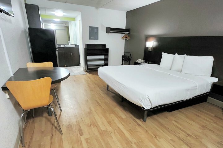 Room 6 of 21