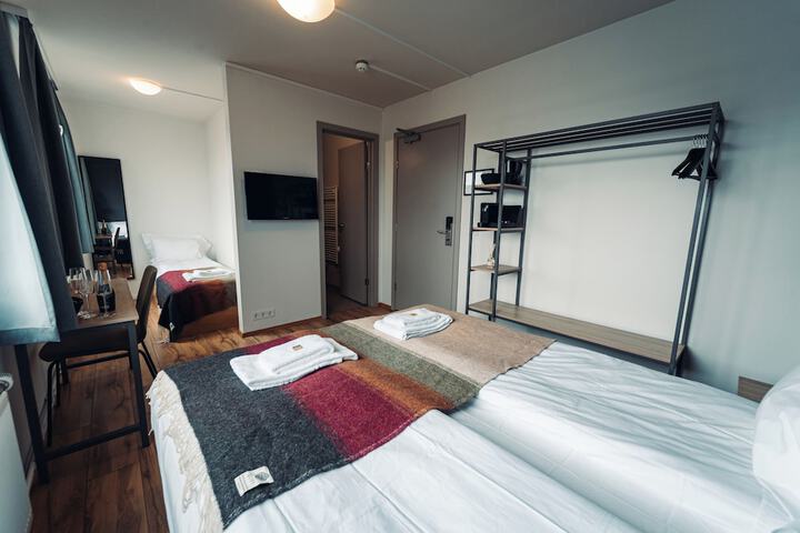Room 47 of 123