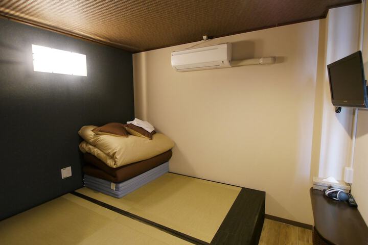Room 10 of 75