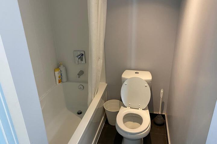Room 873 of 931