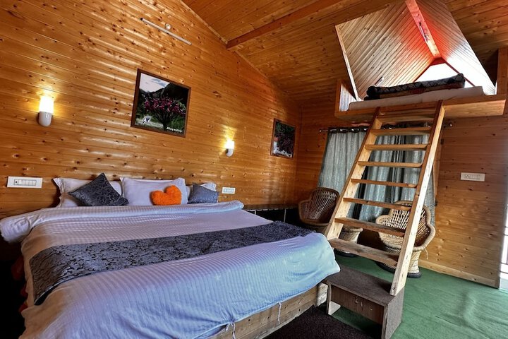 Room 7 of 16