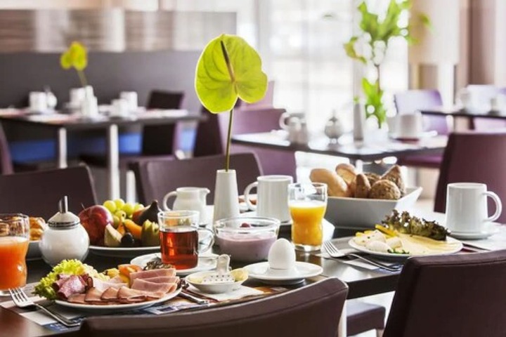 Breakfast/Coffee Service 14 of 28