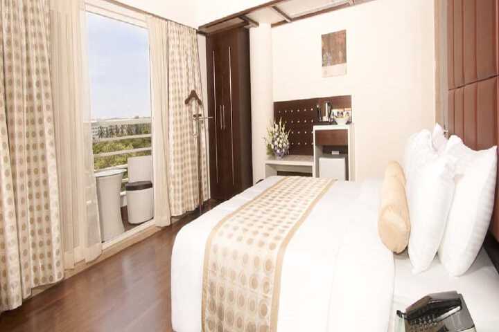 Room 10 of 35
