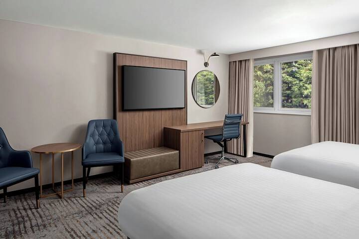 Room 9 of 40
