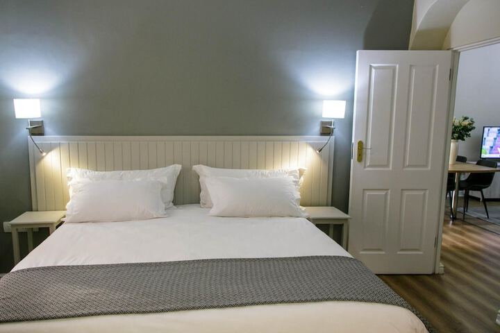 Room 14 of 82