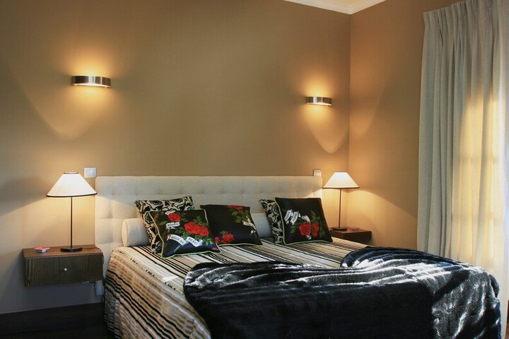 Room 9 of 35