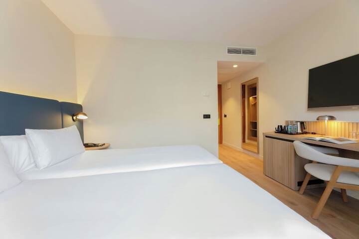 Room 33 of 67