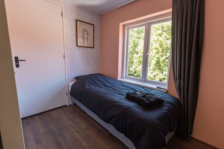 Room 2 of 21