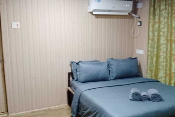 Room 15 of 53