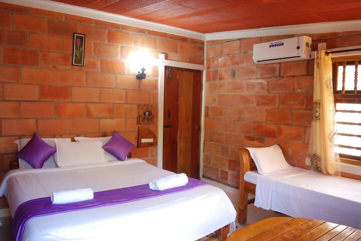 Room 7 of 11