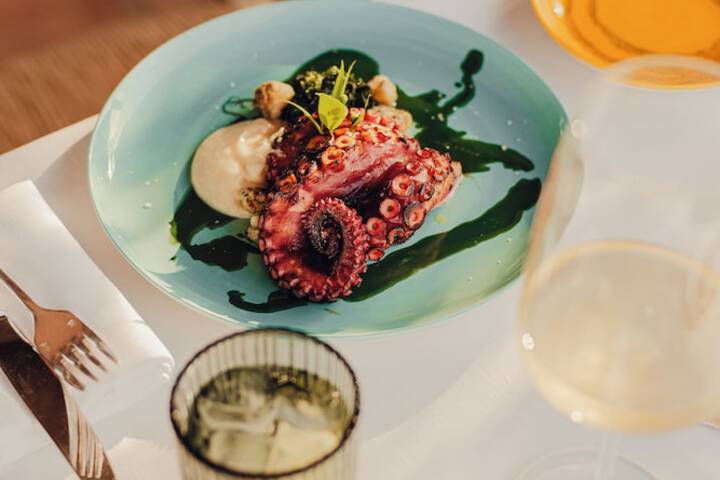 Dining 88 of 116