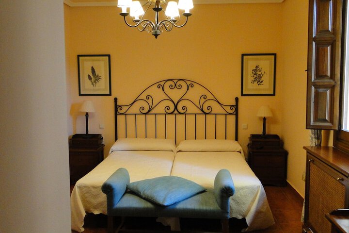 Room 11 of 48