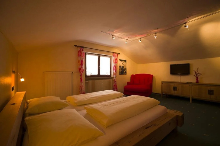 Room 28 of 41