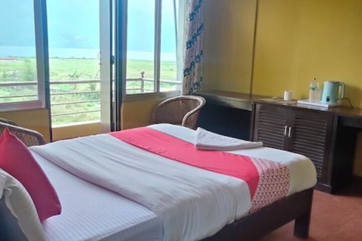 Room 4 of 17