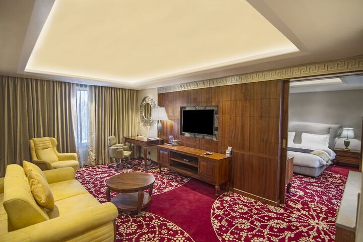 Room 13 of 89