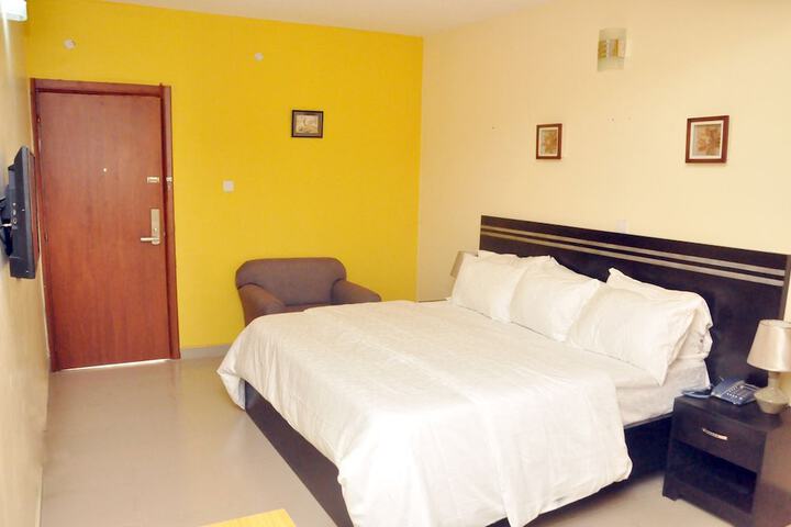 Room 7 of 24